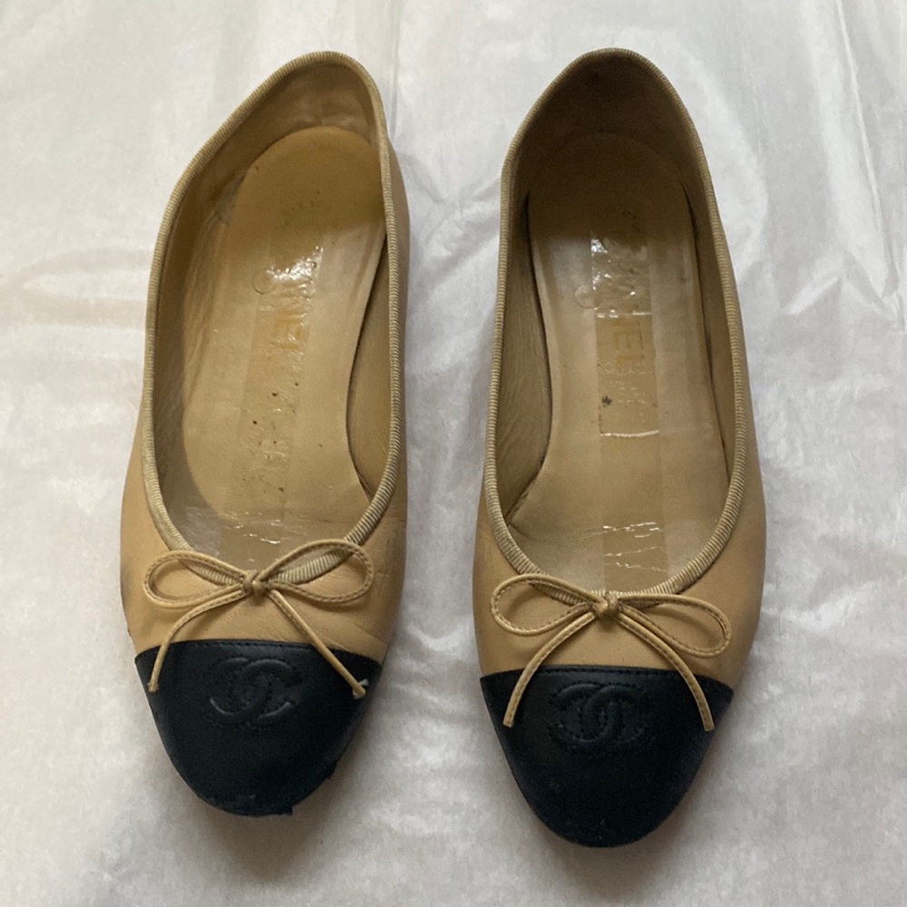 Chanel Lambskin Cap Toe Ballerina Flats 37 1/2 Beige Black